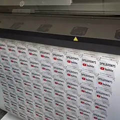 Виниловые наклейки с латексной печатью